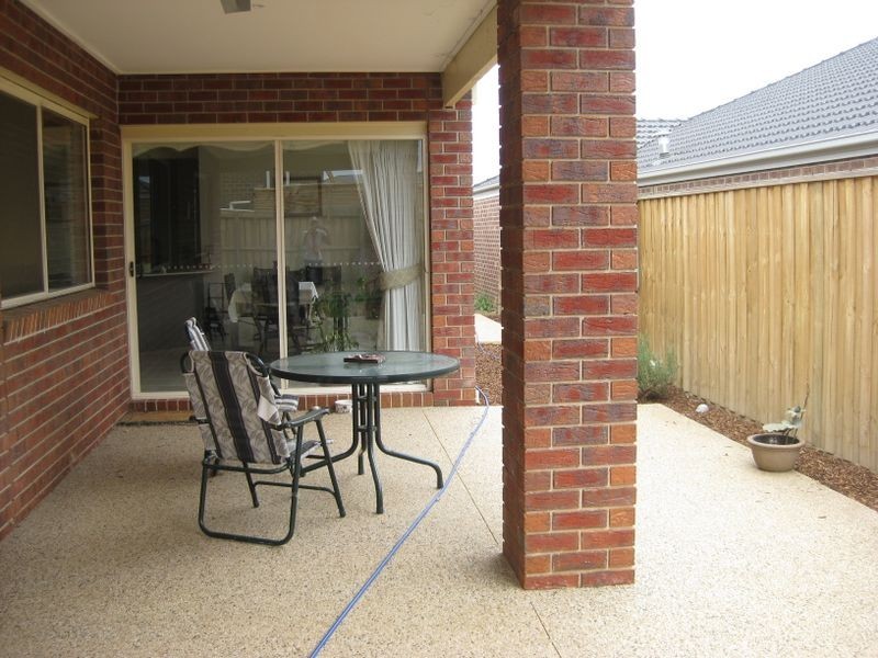 14 Marbelia Drive, Berwick VIC 3806