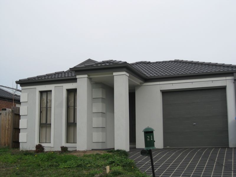 21 Melzak Way, Berwick VIC 3806