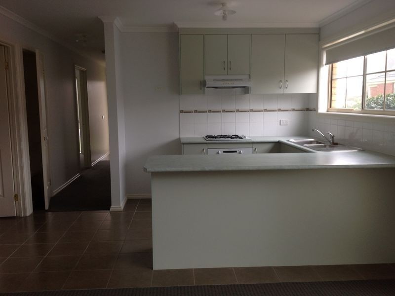 6/19-21 Maculata Drive, Cranbourne West VIC 3977