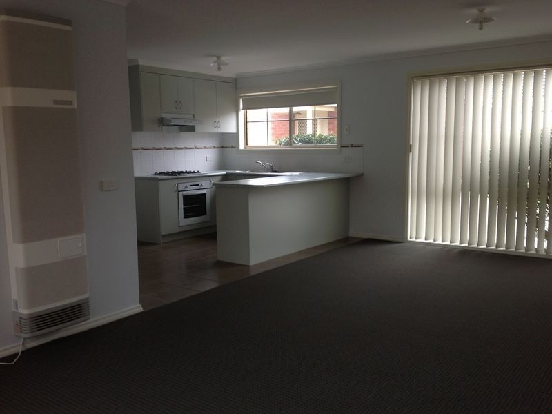 6/19-21 Maculata Drive, Cranbourne West VIC 3977