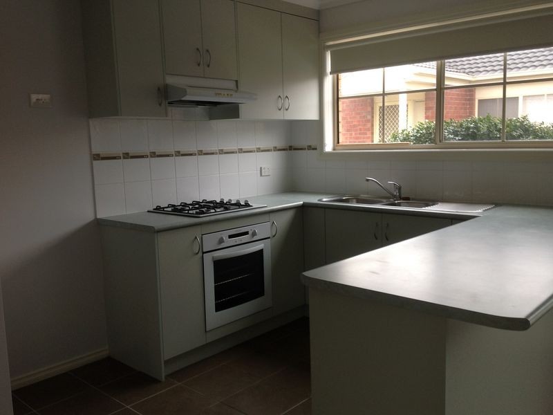 6/19-21 Maculata Drive, Cranbourne West VIC 3977