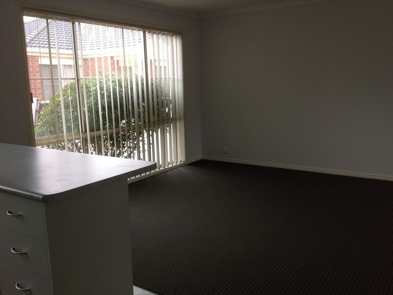 6/19-21 Maculata Drive, Cranbourne West VIC 3977