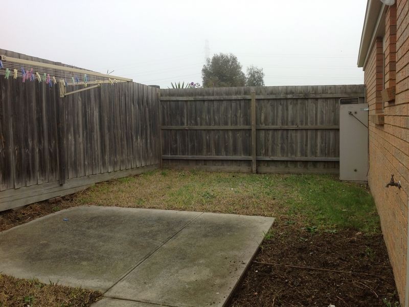 6/19-21 Maculata Drive, Cranbourne West VIC 3977