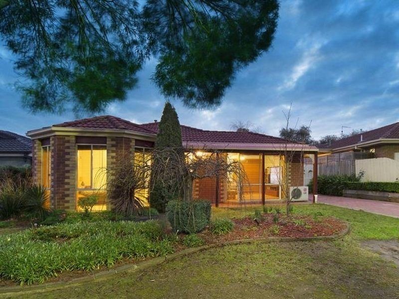 32 Warrawong Drive, Berwick VIC 3806