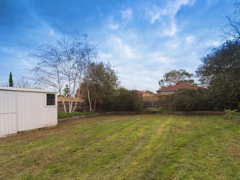 32 Warrawong Drive, Berwick VIC 3806