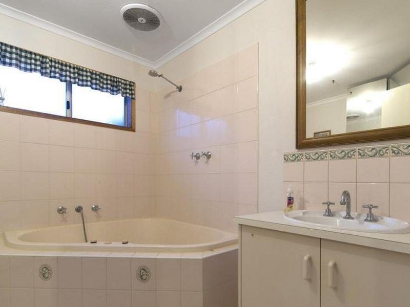 32 Warrawong Drive, Berwick VIC 3806