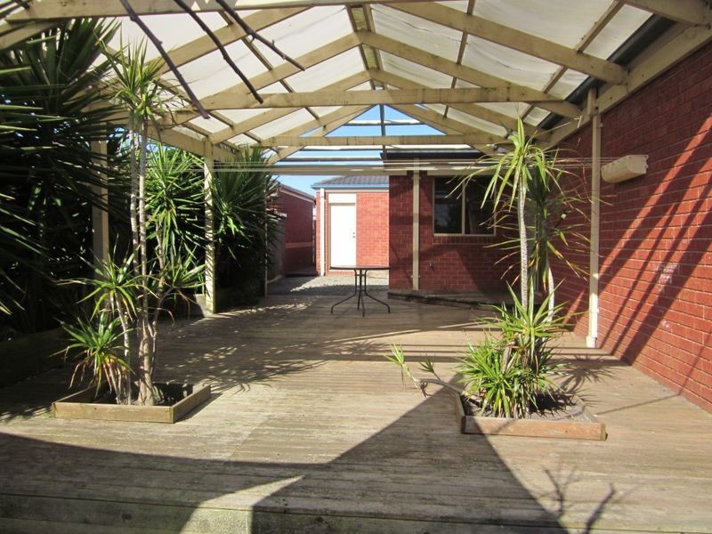 6 Cadell Place, Berwick VIC 3806