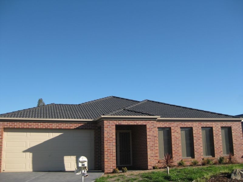 30 Nightingale Crescent, Berwick VIC 3806