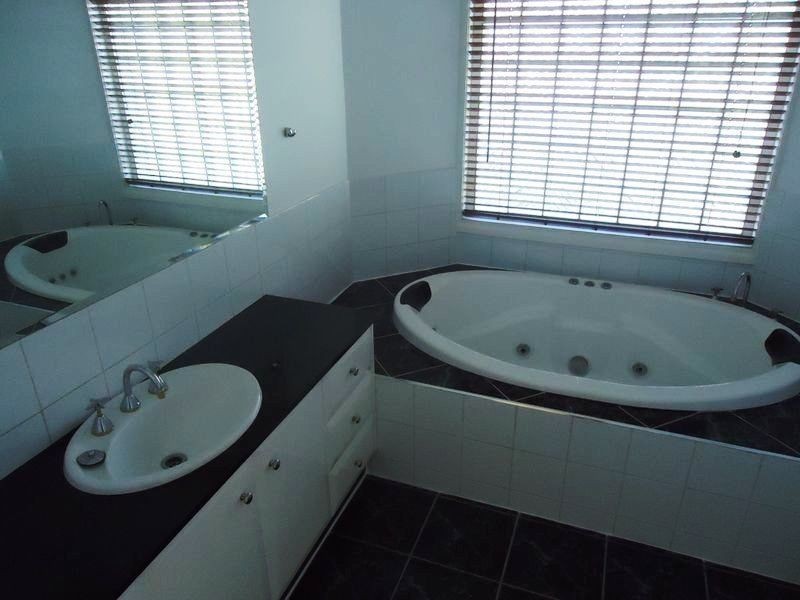 17 Hunt Club Road, Narre Warren South VIC 3805