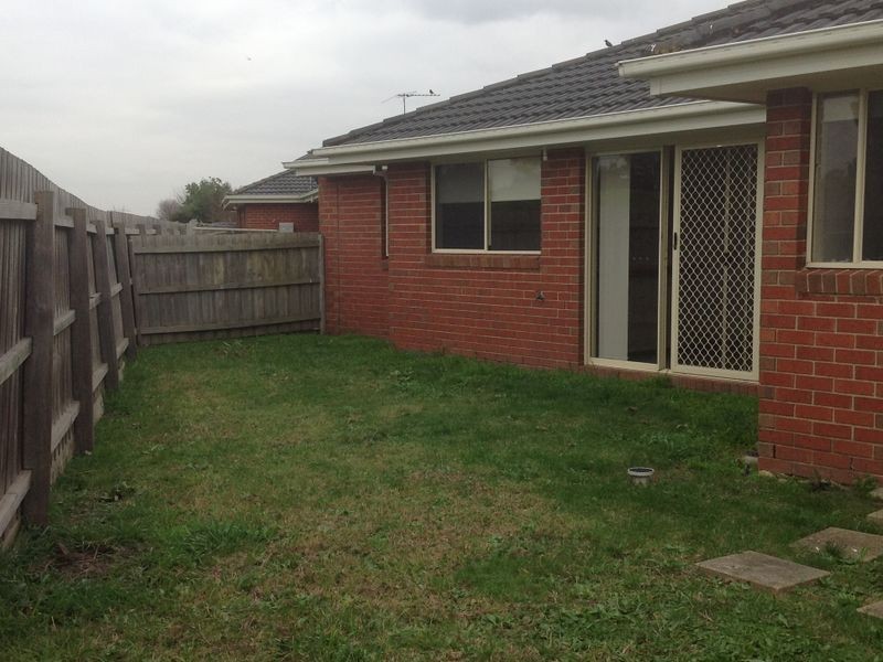 10/21 Merrijig Avenue, Cranbourne VIC 3977