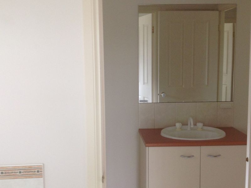 10/21 Merrijig Avenue, Cranbourne VIC 3977