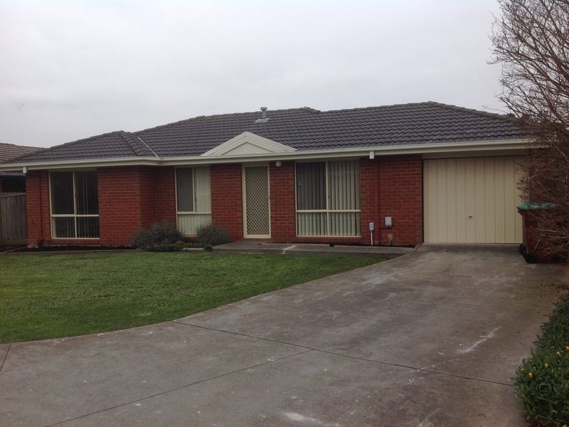 10/21 Merrijig Avenue, Cranbourne VIC 3977