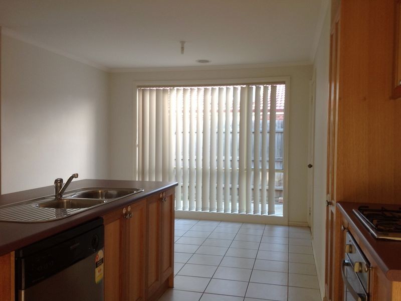 35 Sing Crescent, Berwick VIC 3806