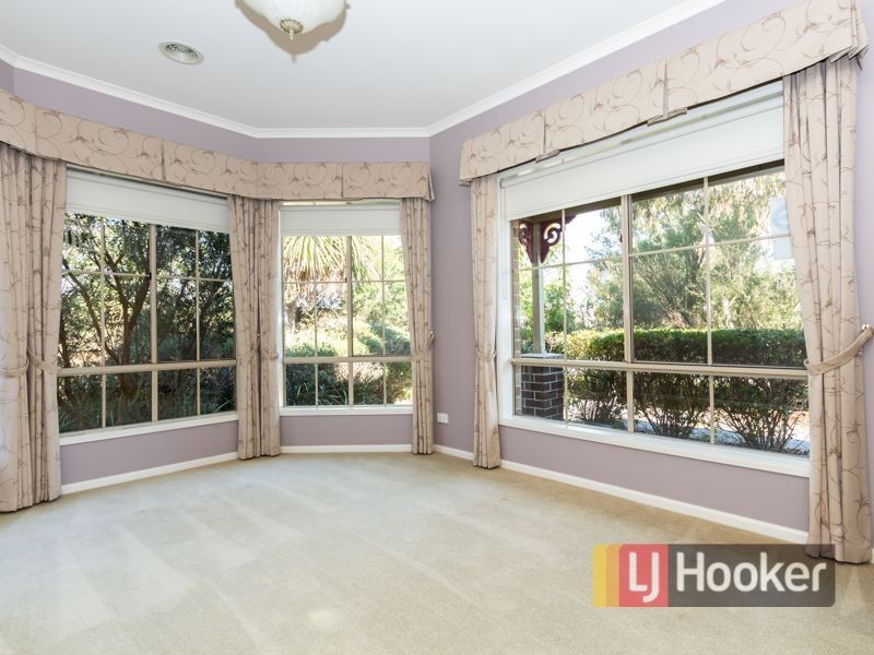 2 Don Collins Way, Berwick VIC 3806