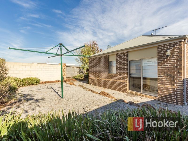 2 Don Collins Way, Berwick VIC 3806