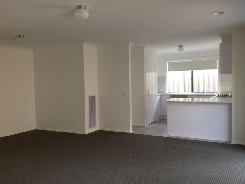 51 Southampton Drive, Langwarrin VIC 3910