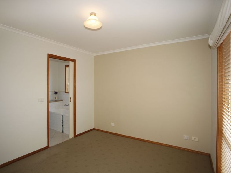 2 Curringa Close, Berwick VIC 3806