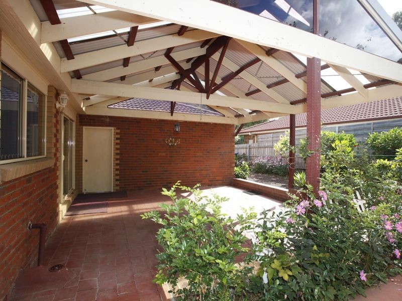 2 Curringa Close, Berwick VIC 3806