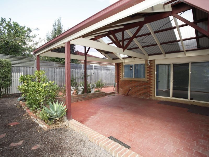 2 Curringa Close, Berwick VIC 3806