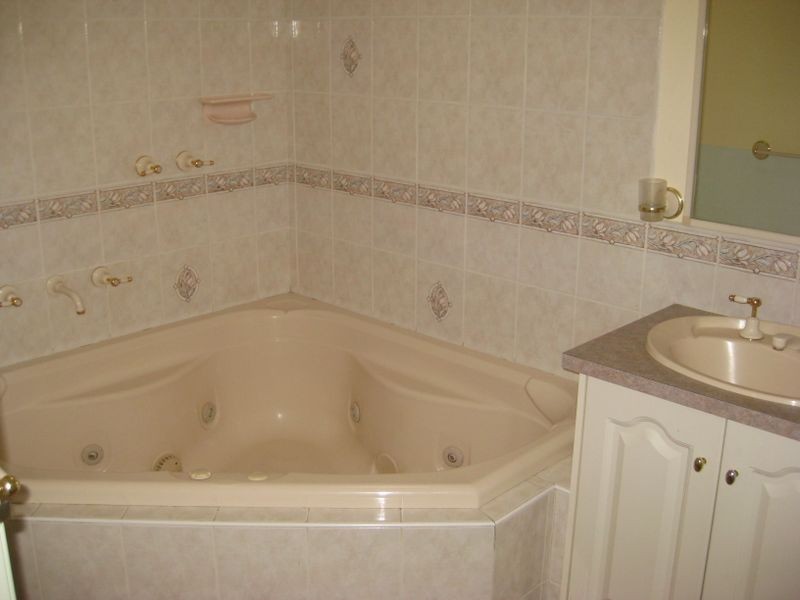 23 Innes Court, Berwick VIC 3806