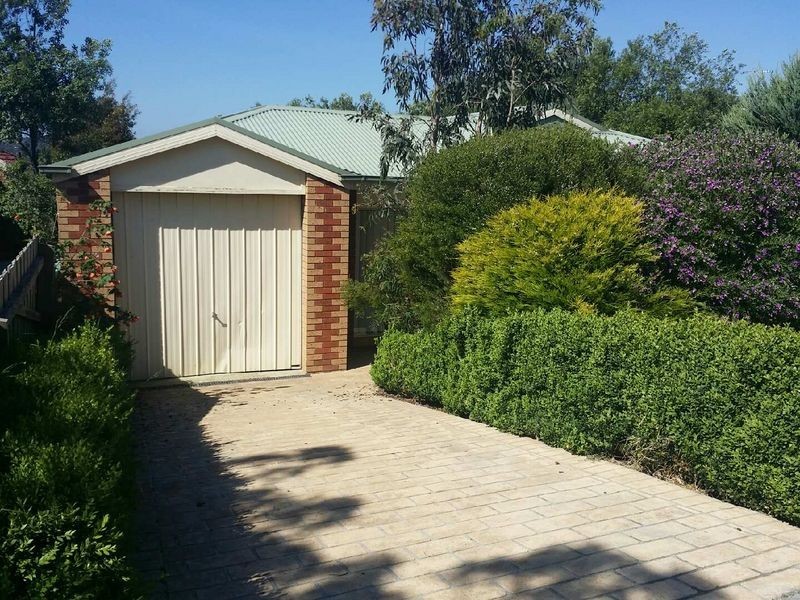 6 Jarryd Crescent, Berwick VIC 3806