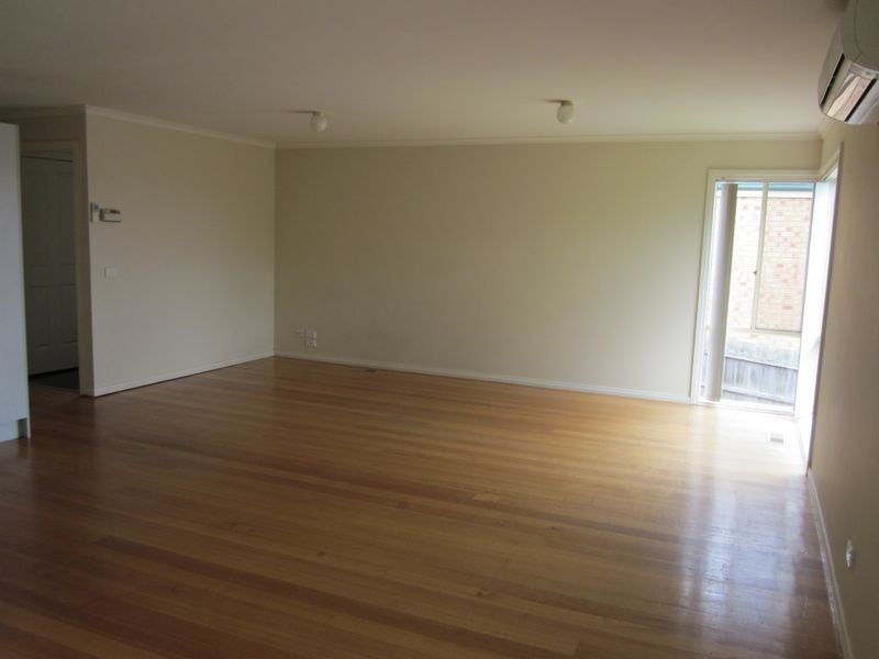 6 Jarryd Crescent, Berwick VIC 3806