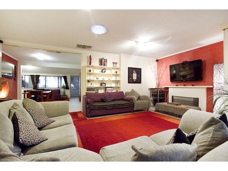 7 Queens Court, Berwick VIC 3806