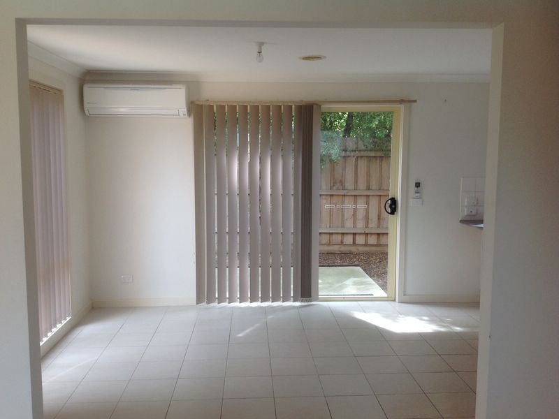 2/23 Farnborough Way, Berwick VIC 3806