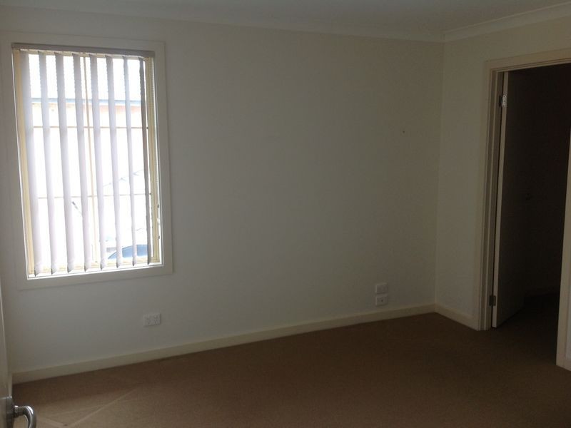 2/23 Farnborough Way, Berwick VIC 3806