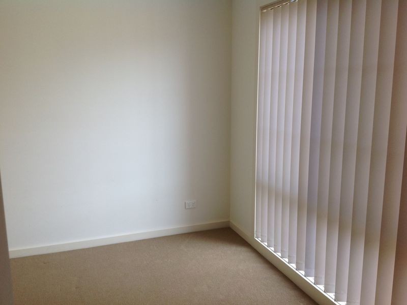 2/23 Farnborough Way, Berwick VIC 3806