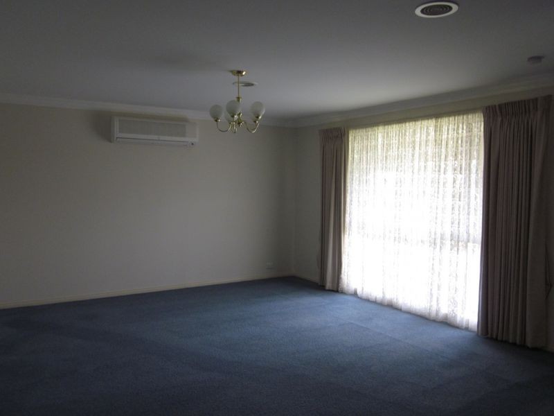 5 Kirrilee Court, Berwick VIC 3806