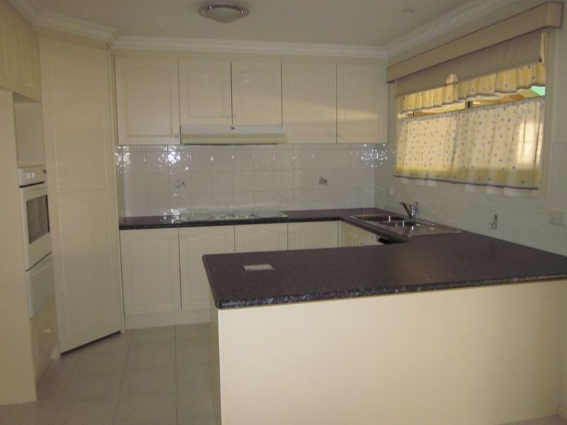 5 Kirrilee Court, Berwick VIC 3806