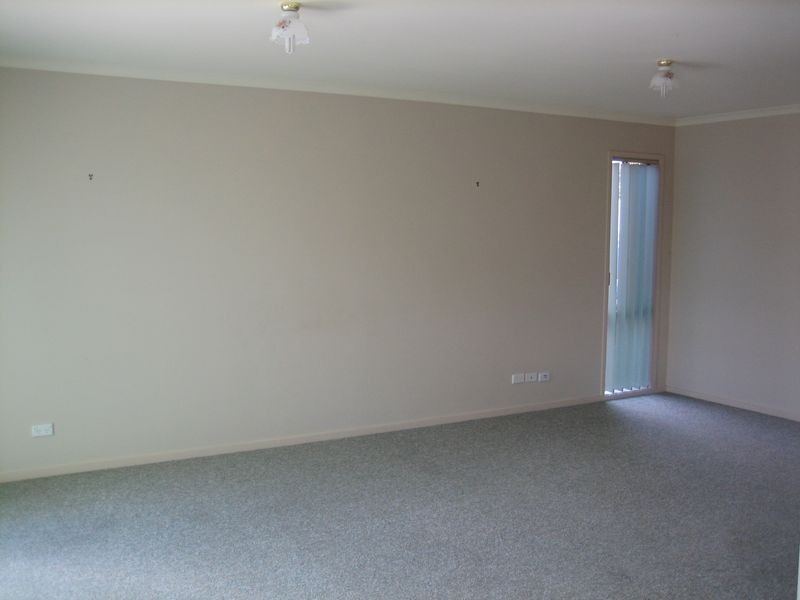 2/18 Huntingtower Crescent, Langwarrin VIC 3910