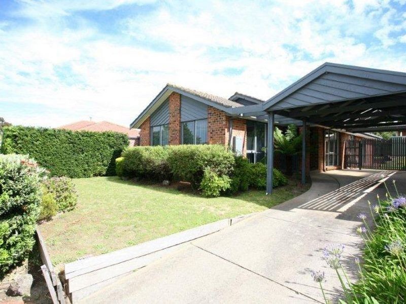 57 Lodge Crescent, Berwick VIC 3806