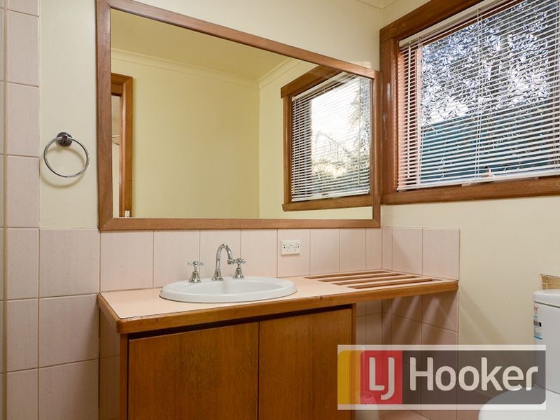 49 Saxonwood Drive, Narre Warren VIC 3805