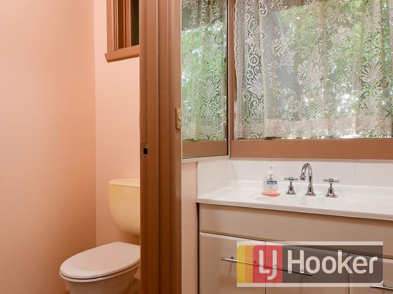 49 Saxonwood Drive, Narre Warren VIC 3805