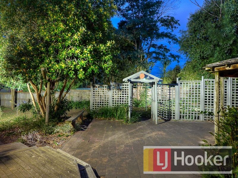 49 Saxonwood Drive, Narre Warren VIC 3805