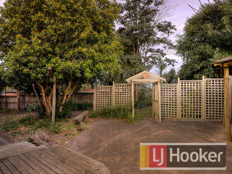 49 Saxonwood Drive, Narre Warren VIC 3805