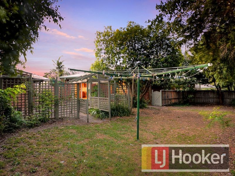 49 Saxonwood Drive, Narre Warren VIC 3805
