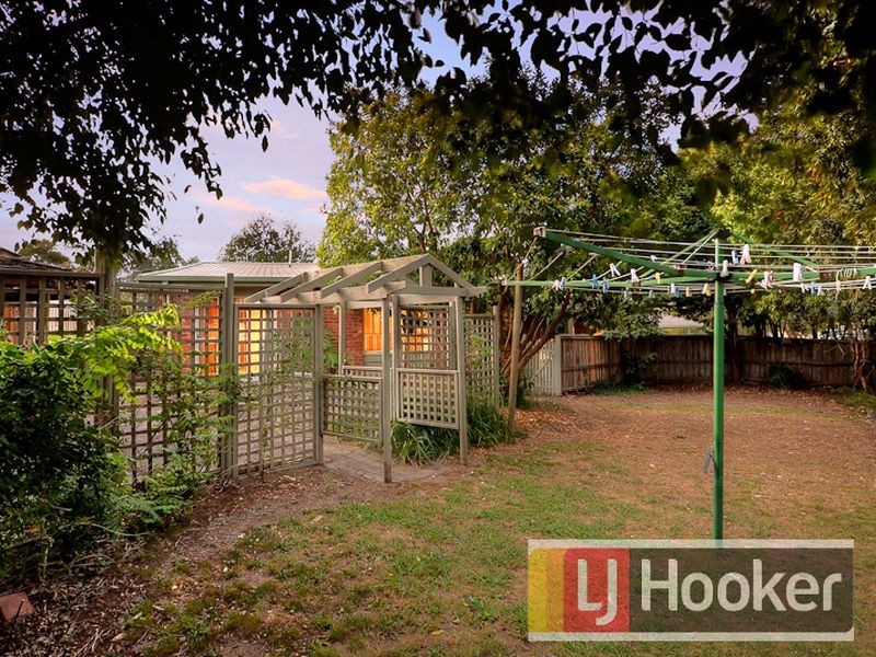 49 Saxonwood Drive, Narre Warren VIC 3805