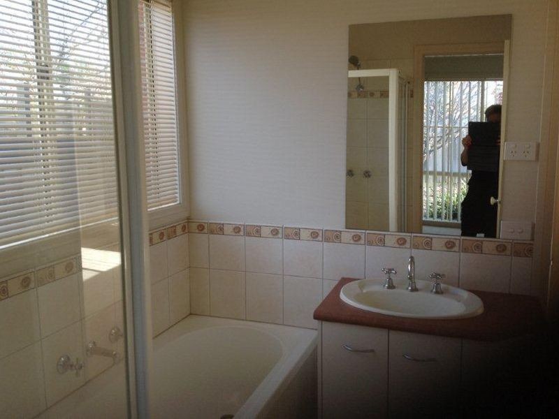 2/49-51 Dartmoor Drive, Cranbourne VIC 3977