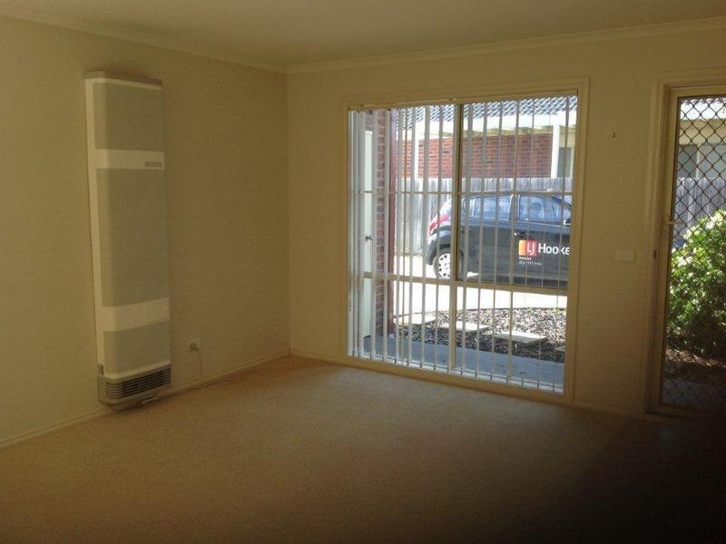 2/49-51 Dartmoor Drive, Cranbourne VIC 3977