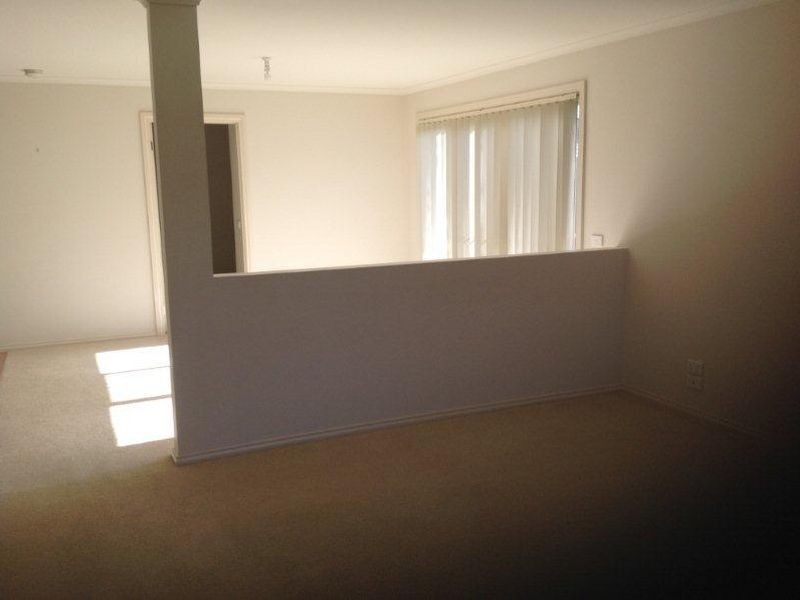 2/49-51 Dartmoor Drive, Cranbourne VIC 3977