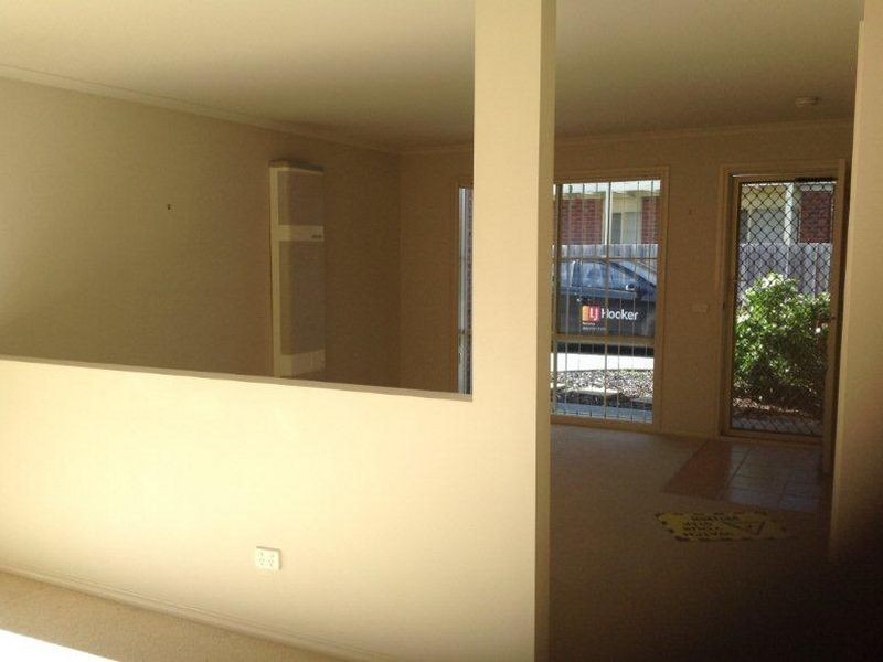 2/49-51 Dartmoor Drive, Cranbourne VIC 3977