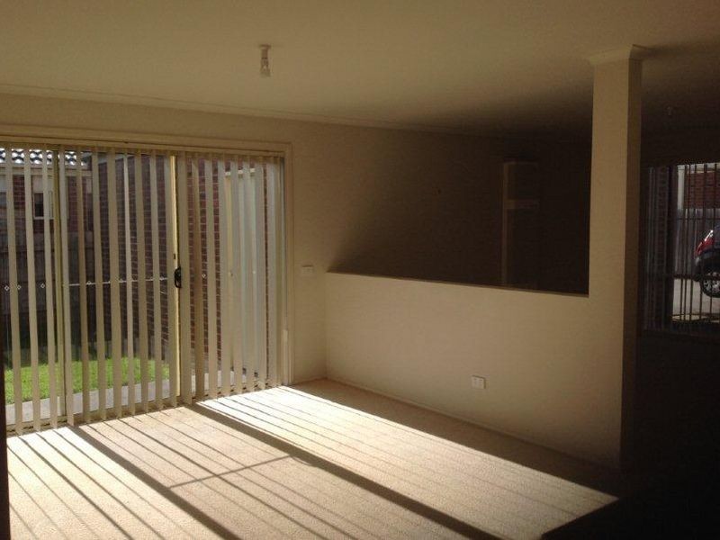 2/49-51 Dartmoor Drive, Cranbourne VIC 3977