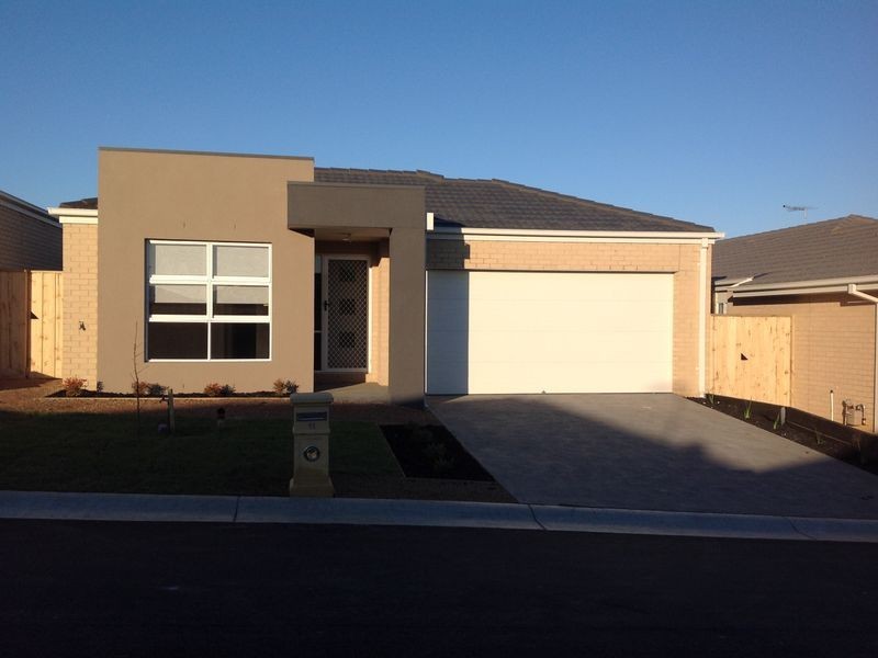 11/19 Cotswold Crescent, Officer VIC 3809