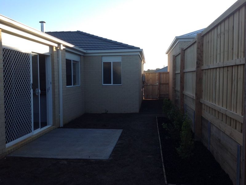 11/19 Cotswold Crescent, Officer VIC 3809