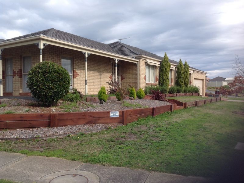 7 Willowbank Place, Cranbourne East VIC 3977