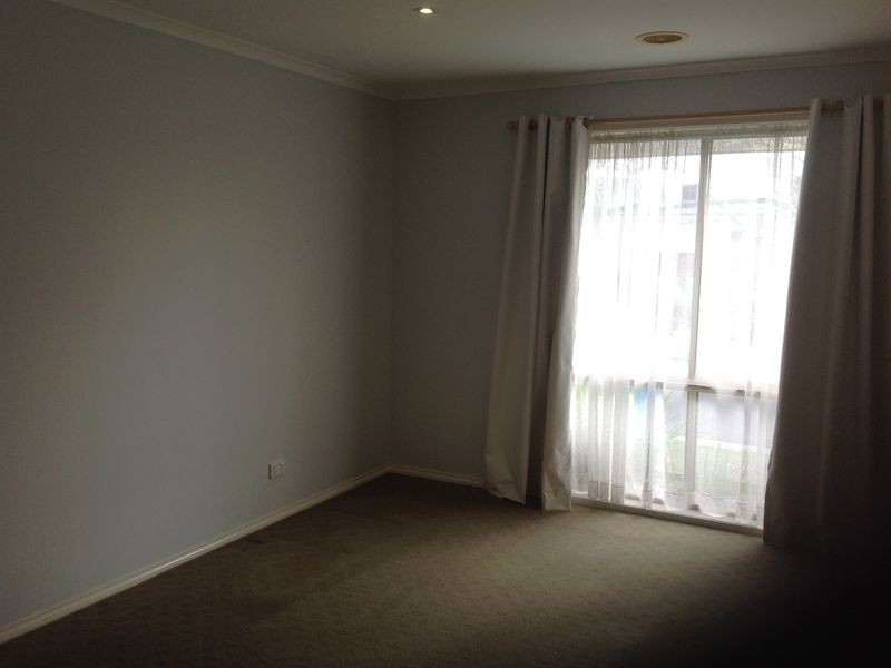 7 Willowbank Place, Cranbourne East VIC 3977