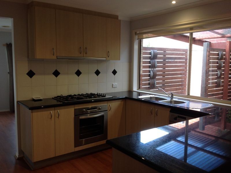 7 Willowbank Place, Cranbourne East VIC 3977